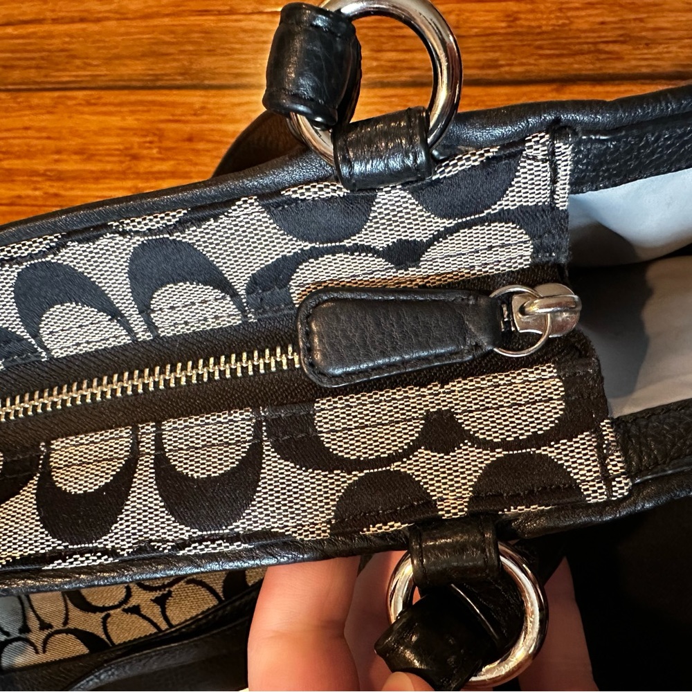 Coach purse - Picture 8 of 8